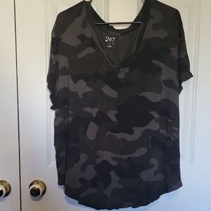 Maurices 24/7 Brand Black and Gray Camo Women's Vneck Tee
